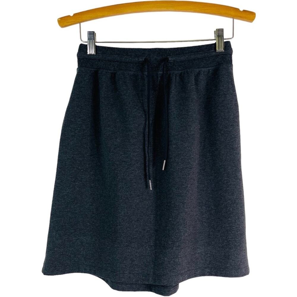 Lululemon grey stretchy activewear athlesiure above knee skirt 6